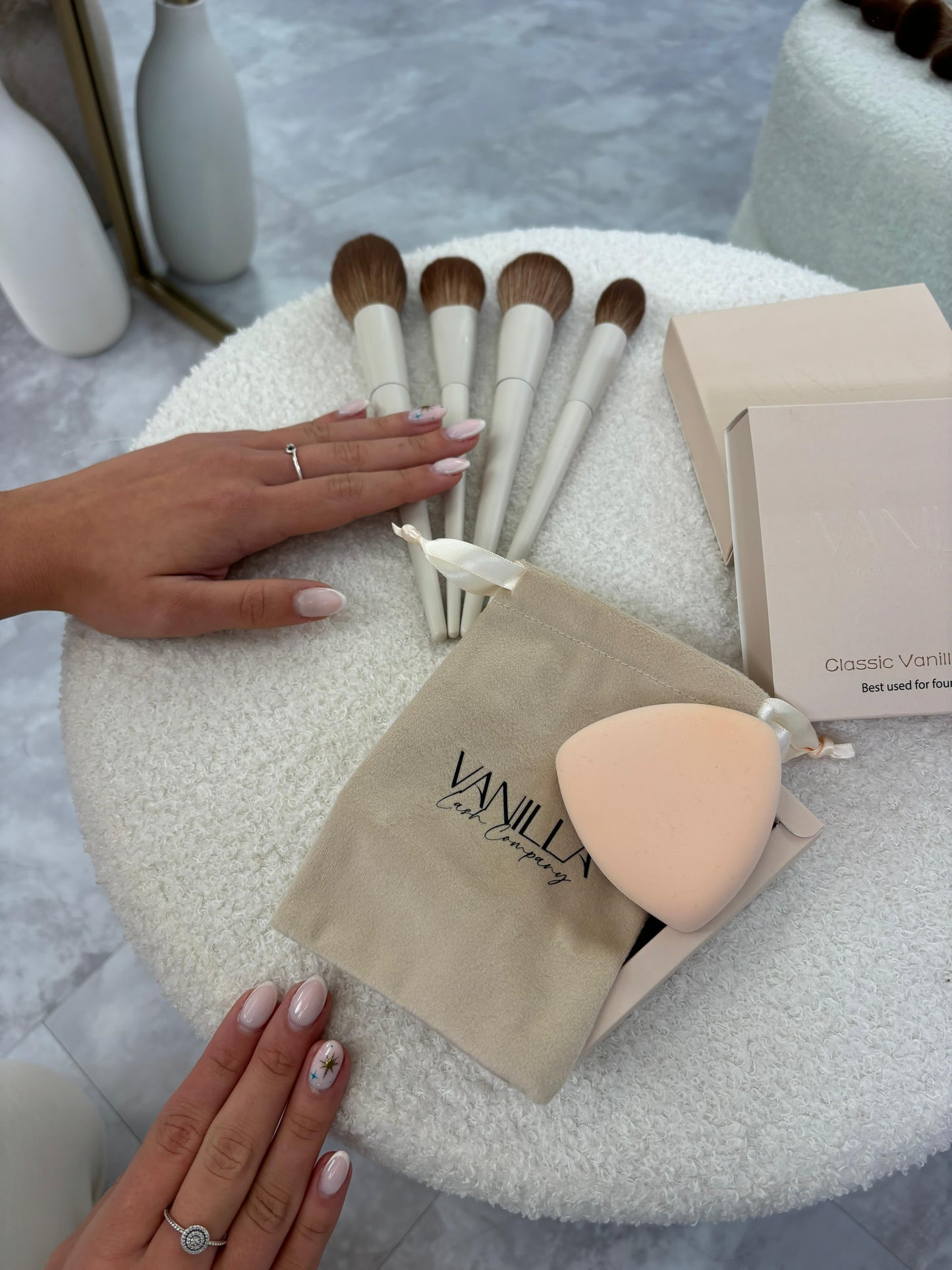 Vanilla X Beilli 17 Pcs Make up Brush,Sponge And Puff Set