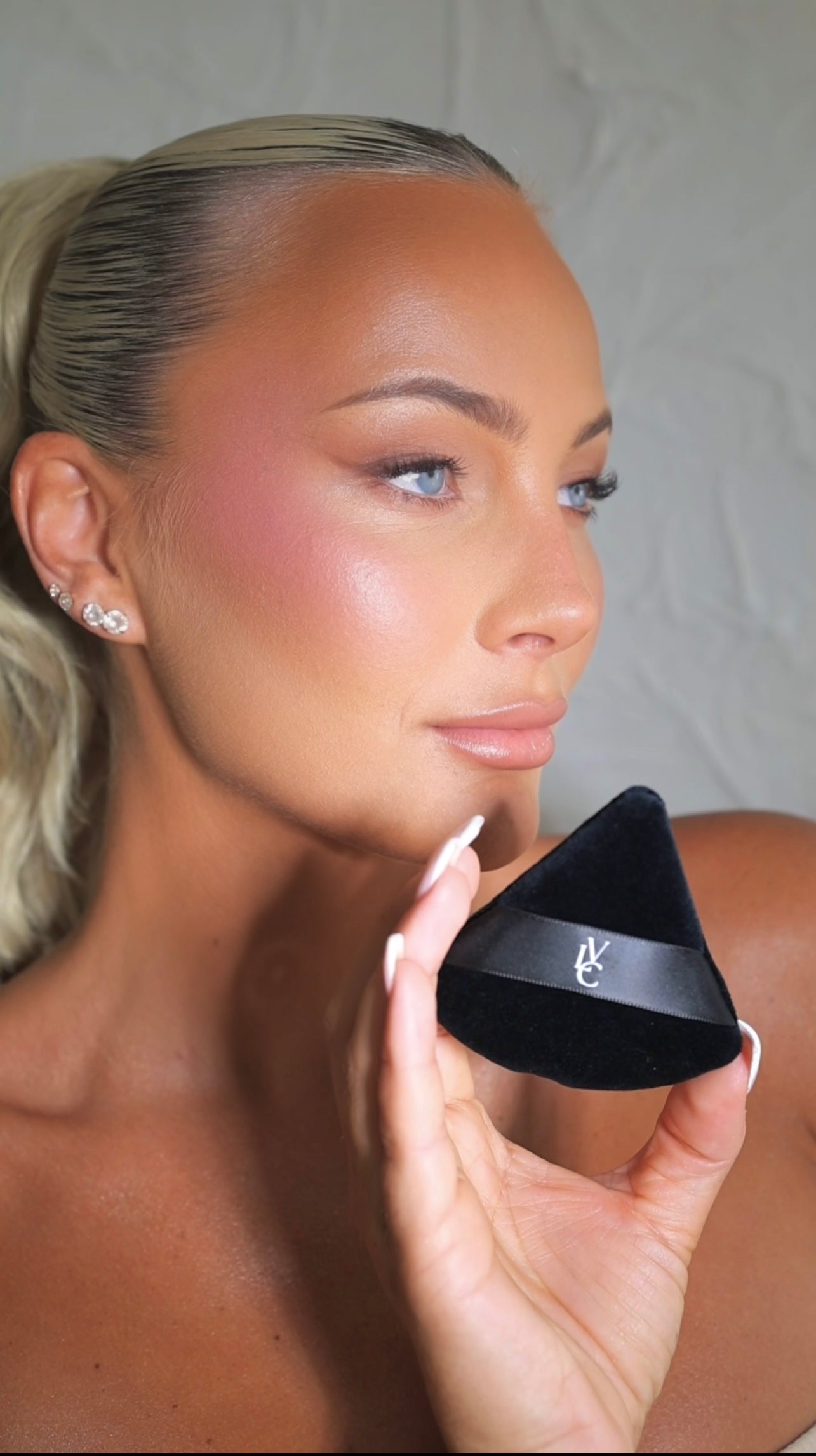 Velvet Vanilla Powder Puff